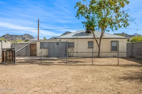 Exterior - 8920 N 10th St, Phoenix, AZ 85020 photo 6 of 9