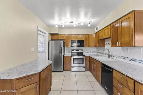 Kitchen - 2015 E Southern Ave #22, Tempe, AZ 85282 photo 2 of 3