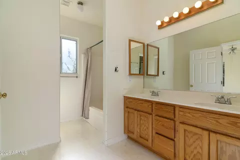 Bath - 52162 E Black Jack Rd, Miami, AZ 85539 photo 1 of 3