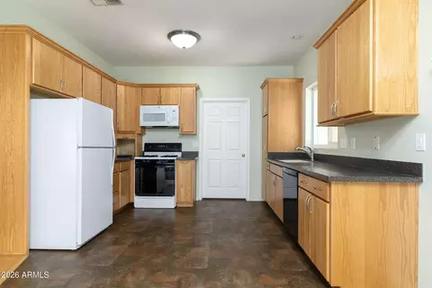 Kitchen - 52162 E Black Jack Rd, Miami, AZ 85539 photo 1 of 2