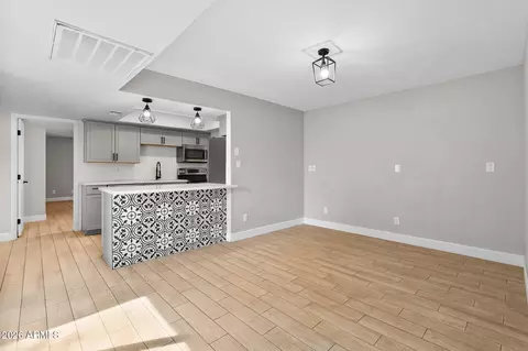 3101 W Loma Ln, Phoenix, AZ 85051