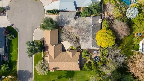 View/Area - 2038 E Pasadena Ave, Phoenix, AZ 85016 photo 2 of 2