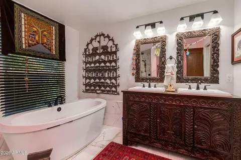 Bath - 2038 E Pasadena Ave, Phoenix, AZ 85016 photo 1 of 3