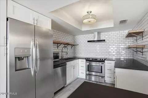 7910 E Camelback Rd #402, Scottsdale, AZ 85251