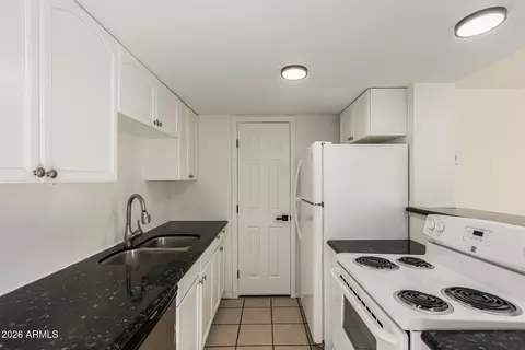 4523 E Wood St, Phoenix, AZ 85040 photo 8