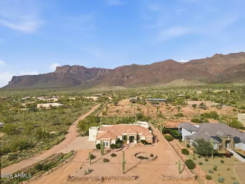 10558 E Cloudview Ave, Gold Canyon, AZ 85118