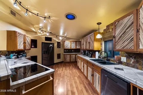 Kitchen - 385 N Tomahawk Rd, Apache Junction, AZ 85119 photo 1 of 2