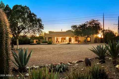 Exterior - 385 N Tomahawk Rd, Apache Junction, AZ 85119 photo 2 of 3