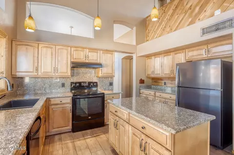 610 S St Paul --, Mesa, AZ 85206