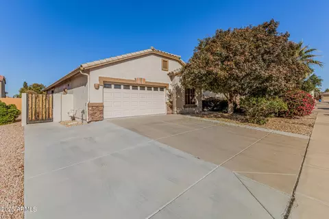 1136 E San Tan Dr, Gilbert, AZ 85296