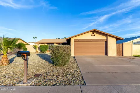 8905 N 55th Dr, Glendale, AZ 85302