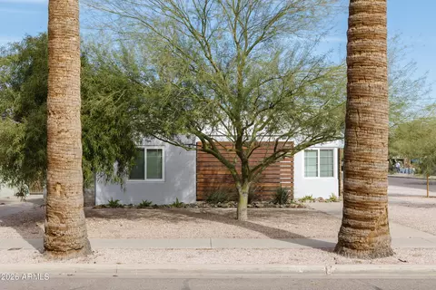 Exterior - 1346 E Palm Ln, Phoenix, AZ 85006 photo 10 of 14