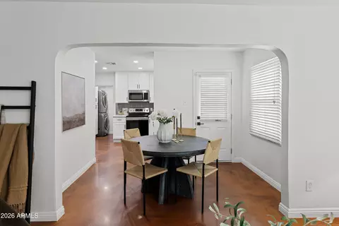 Dining - 1346 E Palm Ln, Phoenix, AZ 85006 photo 3 of 4