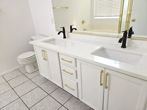 Bath - 5741 E Gable Cir, Mesa, AZ 85206 photo 4 of 5