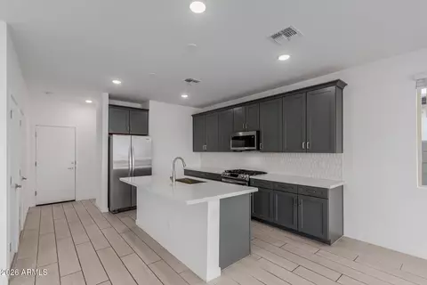 Kitchen - 9314 E Sequence Ave, Mesa, AZ 85212 photo 3 of 3