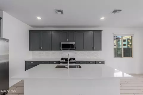 Kitchen - 9314 E Sequence Ave, Mesa, AZ 85212 photo 2 of 3
