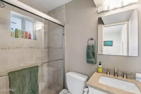 Bath - 1006 E Indianola Ave, Phoenix, AZ 85014 photo 2 of 2