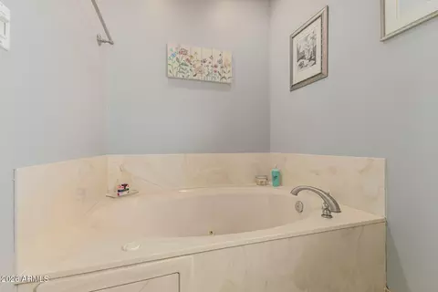 Bath - 1003 E Watson Dr, Tempe, AZ 85283 photo 2 of 4