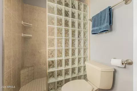 Bath - 1003 E Watson Dr, Tempe, AZ 85283 photo 3 of 4