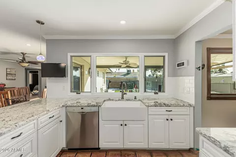 Kitchen - 1003 E Watson Dr, Tempe, AZ 85283 photo 4 of 6