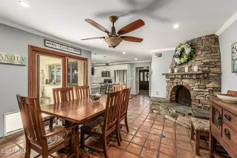 Dining - 1003 E Watson Dr, Tempe, AZ 85283 photo 2 of 3