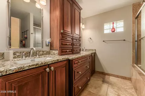 Bath - 1003 E Watson Dr, Tempe, AZ 85283 photo 4 of 4