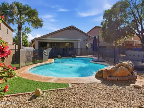 3206 S 81st Ave, Phoenix, AZ 85043