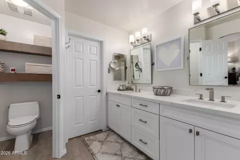Bath - 9639 E Impala Ave, Mesa, AZ 85209 photo 3 of 4