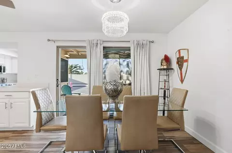 Dining - 3444 E Paradise Dr, Phoenix, AZ 85028 photo 2 of 2