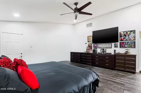 Bedroom - 3444 E Paradise Dr, Phoenix, AZ 85028 photo 1 of 5