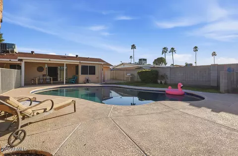 Exterior - 3444 E Paradise Dr, Phoenix, AZ 85028 photo 3 of 8