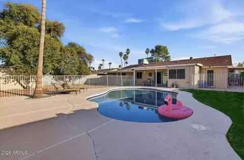 Exterior - 3444 E Paradise Dr, Phoenix, AZ 85028 photo 2 of 8