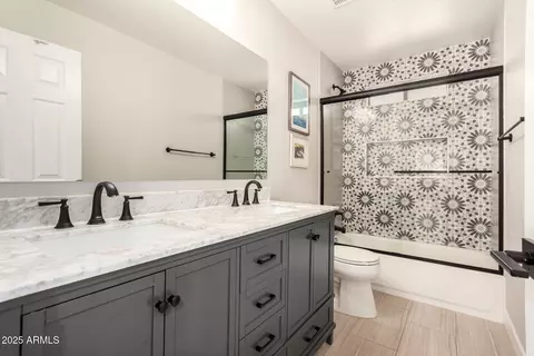 Bath - 4345 E Blanche Dr, Phoenix, AZ 85032 photo 2 of 2