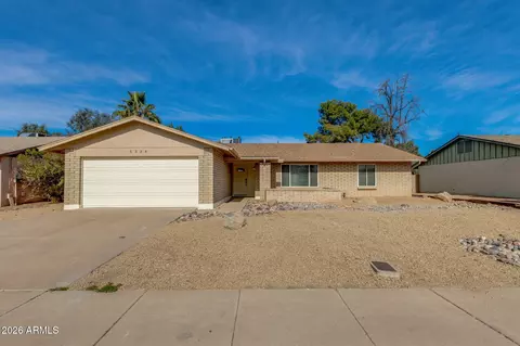 5338 W Freeway Ln, Glendale, AZ 85302