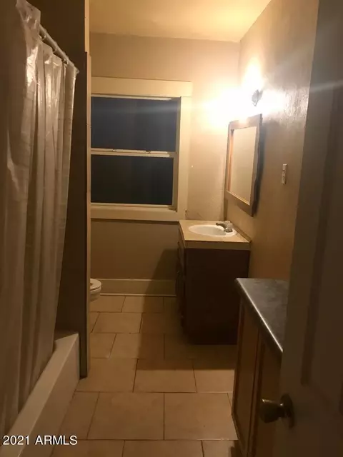 Bath - 1165 E 10th St, Douglas, AZ 85607 photo 6 of 8
