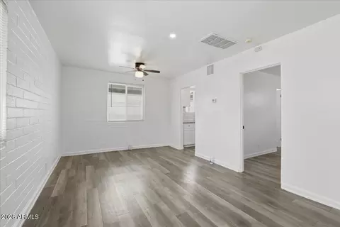 Living - 920 E Montebello Ave, Phoenix, AZ 85014 photo 1 of 2