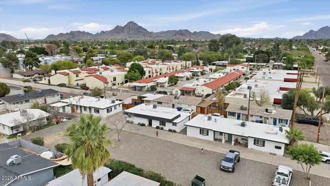 View/Area - 920 E Montebello Ave, Phoenix, AZ 85014 photo 1 of 8