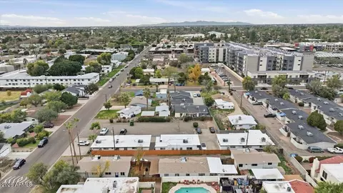 View/Area - 920 E Montebello Ave, Phoenix, AZ 85014 photo 4 of 8
