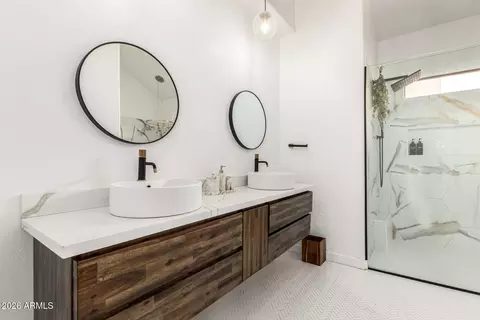 Bath - 1232 E Granada St, Mesa, AZ 85203 photo 2 of 6