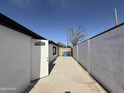 Exterior - 3542 Earll Dr, Phoenix, AZ 85018 photo 8 of 8