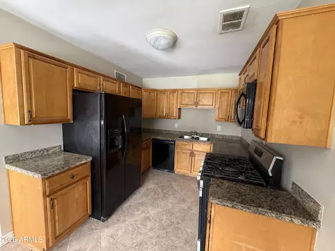 Kitchen - 3542 Earll Dr, Phoenix, AZ 85018 photo 1 of 2