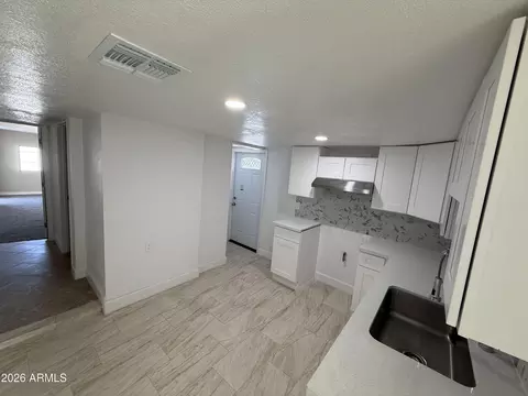 Entry Way - 3542 Earll Dr, Phoenix, AZ 85018 photo 5 of 5