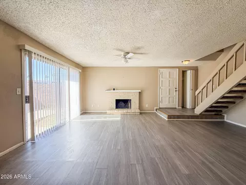 Living - 6935 W Devonshire Ave #1359, Phoenix, AZ 85033 photo 4 of 6
