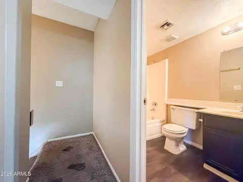 Bath - 6935 W Devonshire Ave #1359, Phoenix, AZ 85033 photo 2 of 4