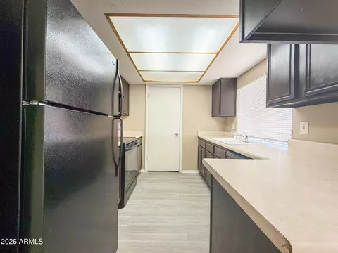 Kitchen - 6935 W Devonshire Ave #1359, Phoenix, AZ 85033 photo 1 of 2