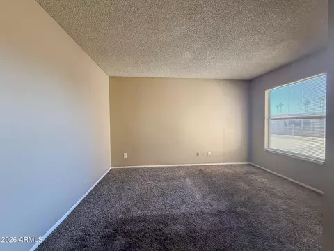 Living - 6935 W Devonshire Ave #1359, Phoenix, AZ 85033 photo 5 of 6