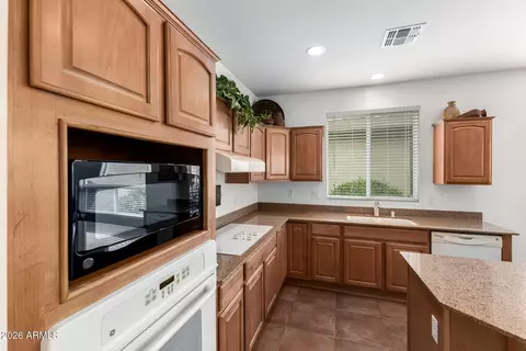 Kitchen - 9323 E Arrowvale Dr, Sun Lakes, AZ 85248 photo 4 of 4