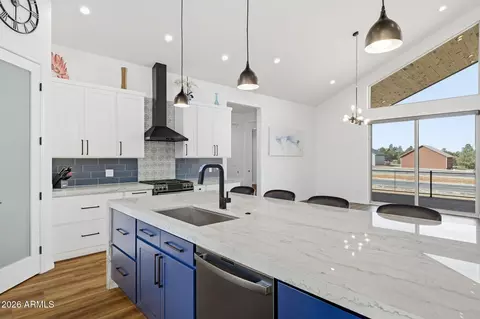 Kitchen - 2344 Hellcat Cir, Overgaard, AZ 85933 photo 3 of 5