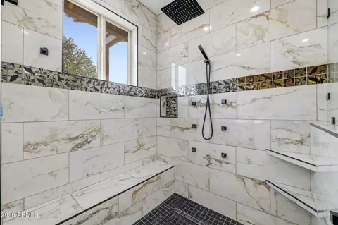 Bath - 2344 Hellcat Cir, Overgaard, AZ 85933 photo 3 of 6