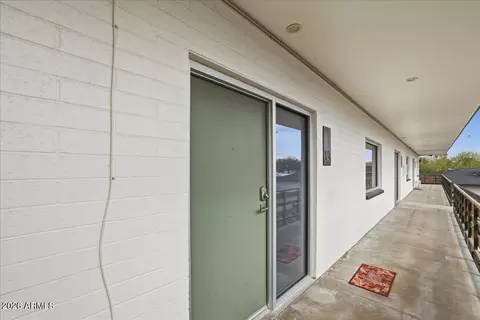 Exterior - 813 E Marlette Ave, Phoenix, AZ 85014 photo 4 of 6